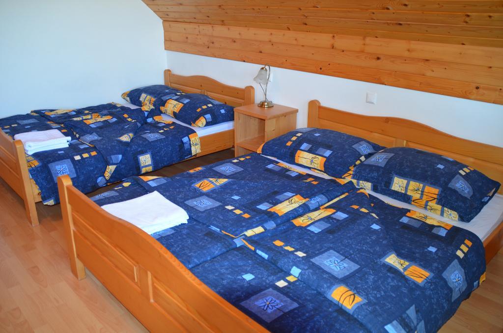 Apartmaji Srnca Церкно Экстерьер фото